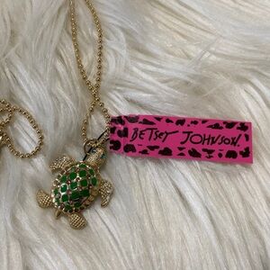Betsey Johnson Turtle 🐢 Pendant Necklace